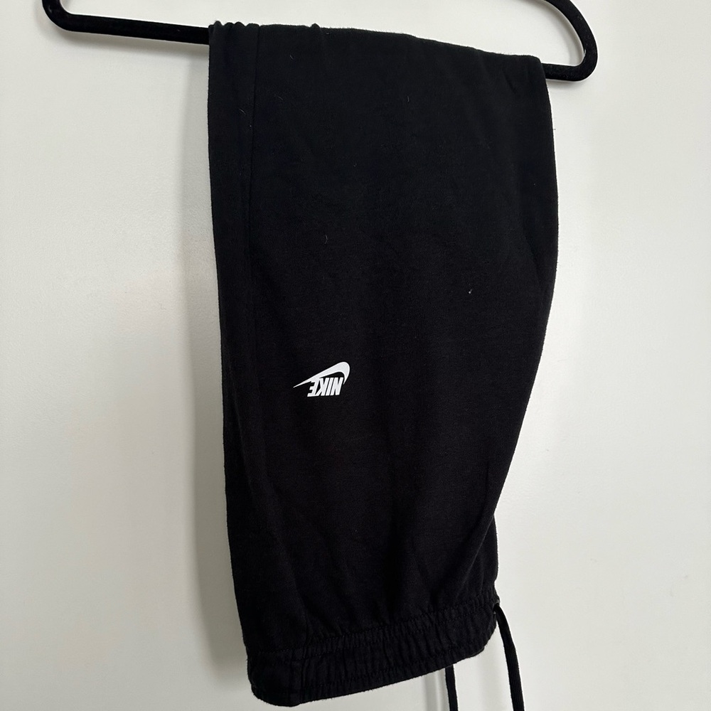 Matching Nike joggers to Nike club fleece hoodie.